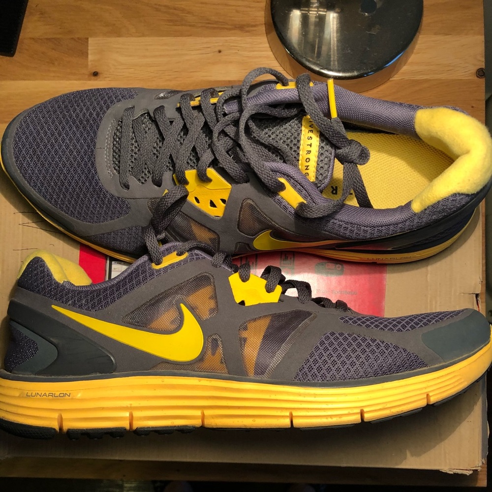 NIKE LIVESTRONG Men’s LUNARLON RUNNING